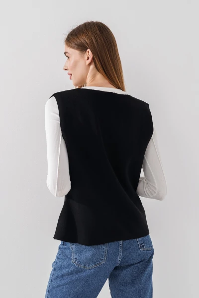 Жилет однотонний трикотажний жіночий Park karon 10840 One size Чорний (2000990651198D)  Фото №4