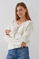Пуловер однотонный женский Park karon 8329 One Size Молочный  Фото №1