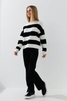 Брюки клеш однотонные для девочки LAWA GBC02317 122 см Черный  Фото №1