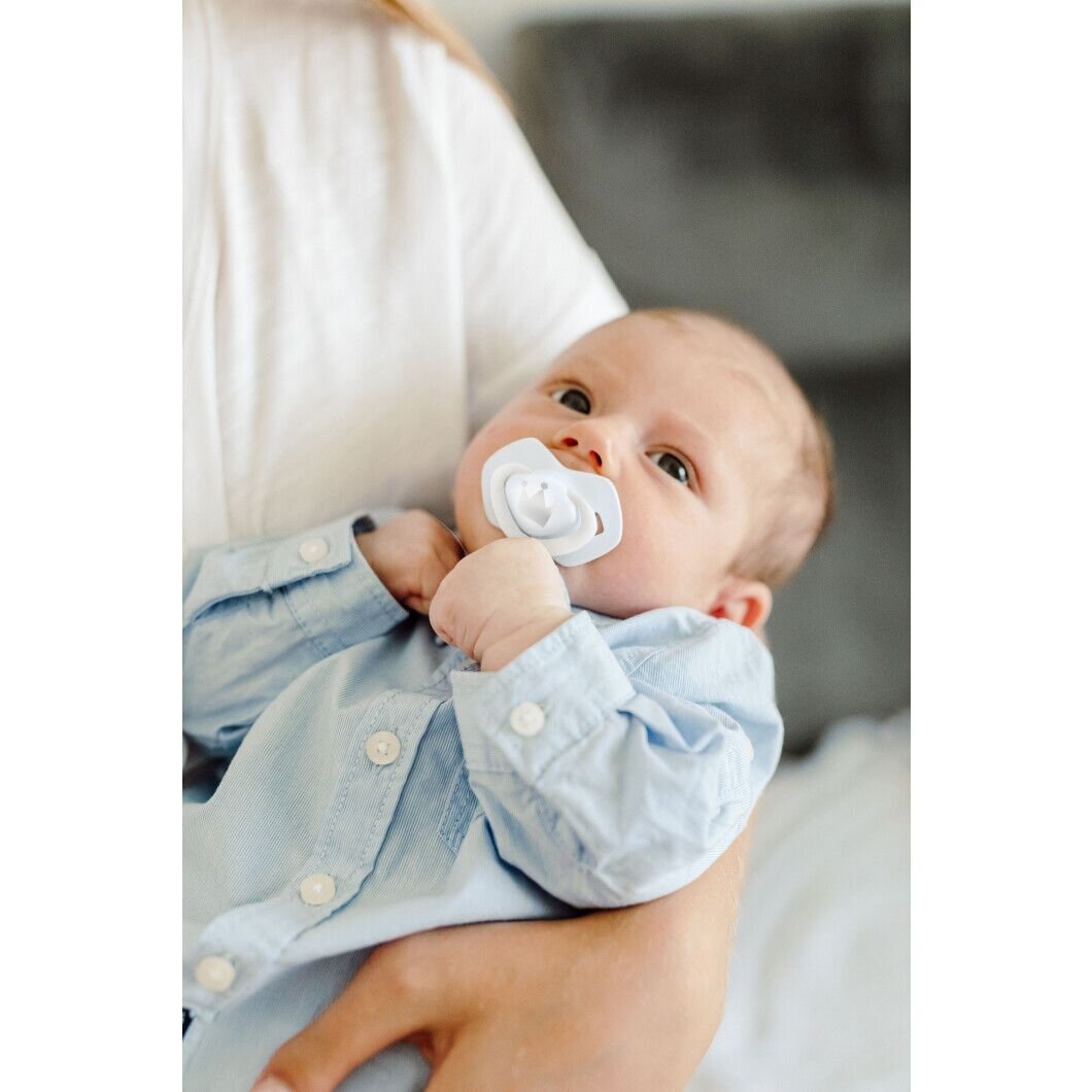 Пустушка силіконова симетрична 0-6 міс ROYAL BABY 2 шт. - блакитна 22/650_blu (2000904382958)  Фото №3