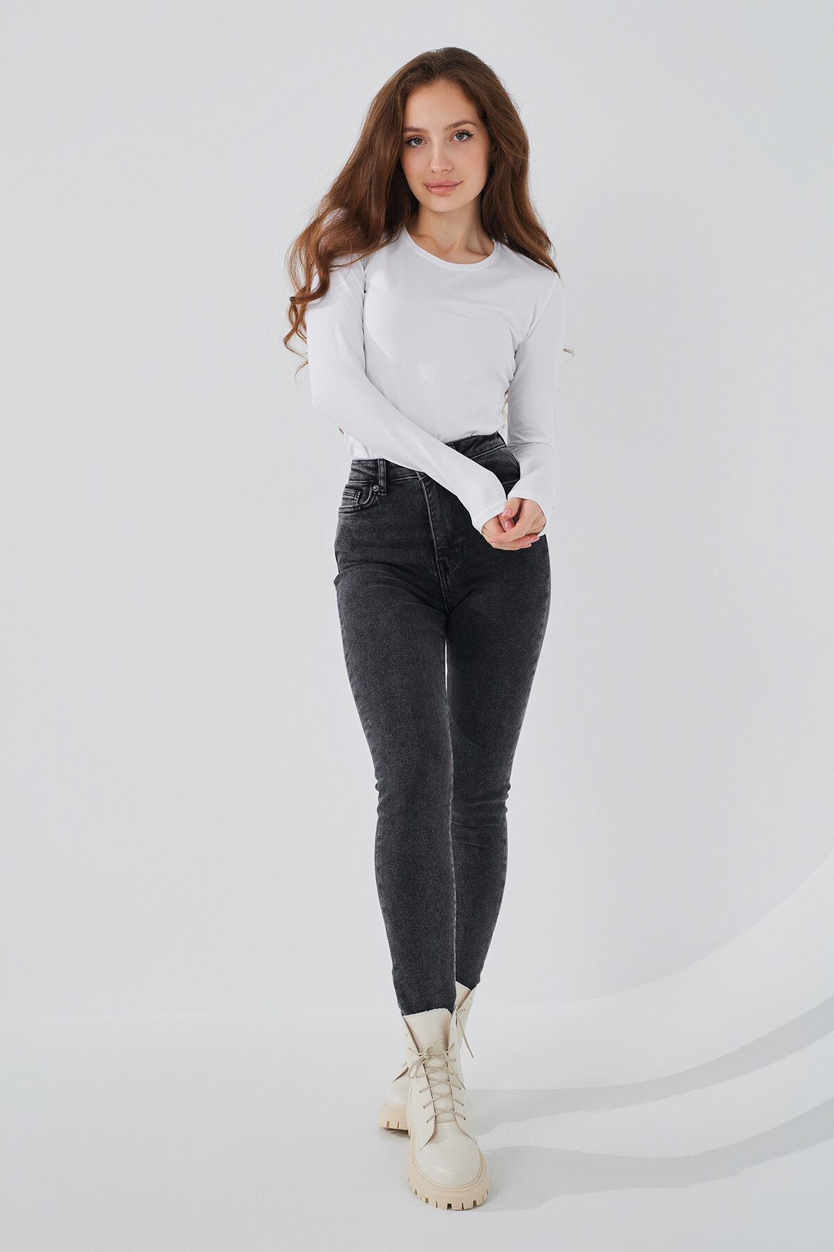 Джинсы Slim Fit женские On me 3103 baza 32 Темно-серый (2000989542063D)  Фото №1