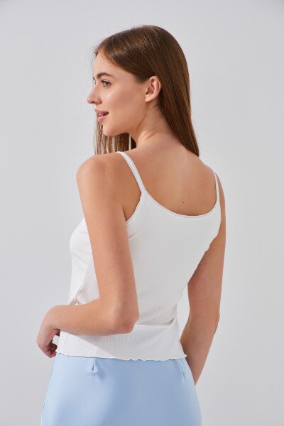 Купити Майка однотонна жіноча W23-24 One Size Білий (2000989430070S) Артикул: 2000989430070 Фото №4