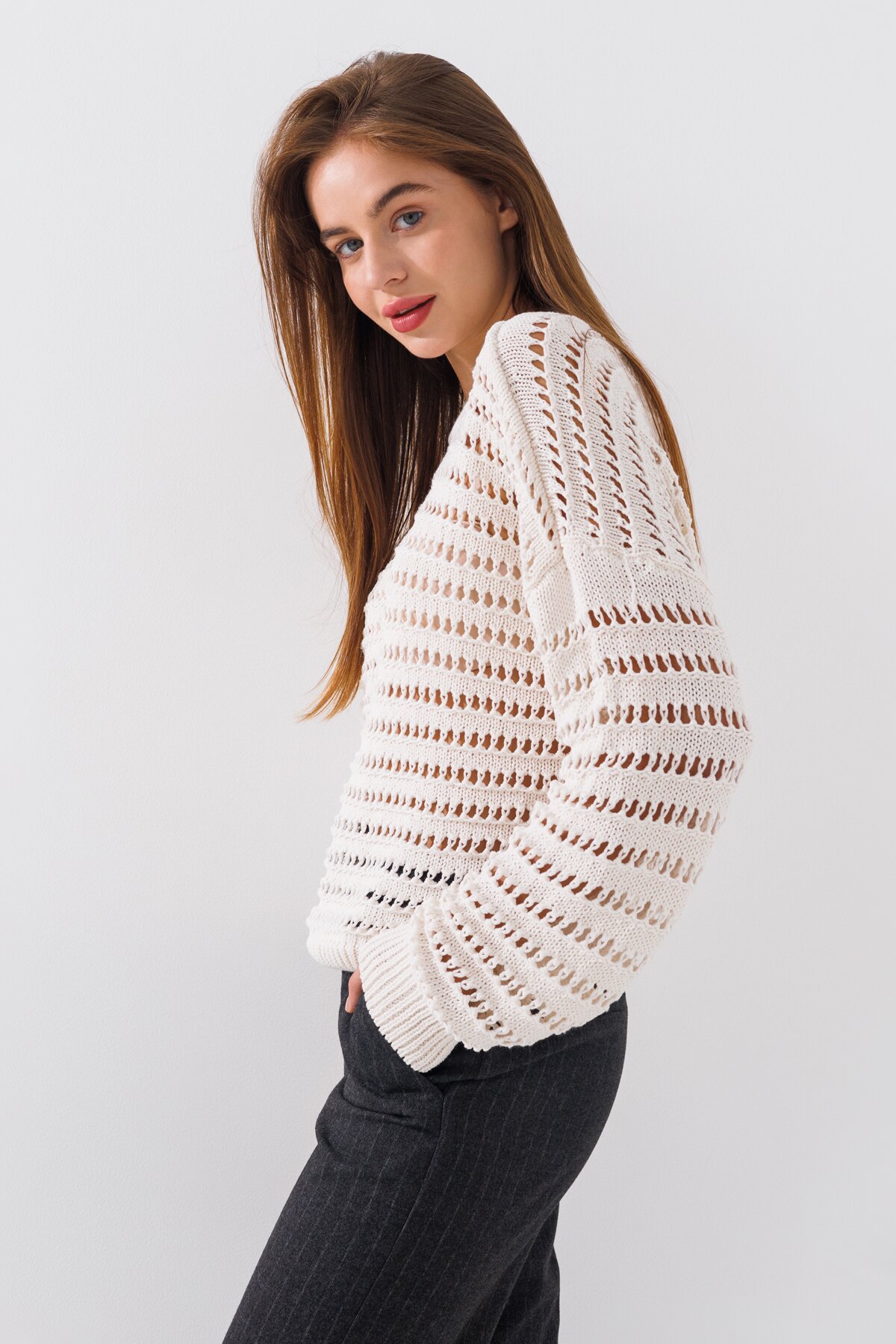 Джемпер однотонний жіночий Femme 2024 One Size Молочний (2000990221452D)  Фото №3