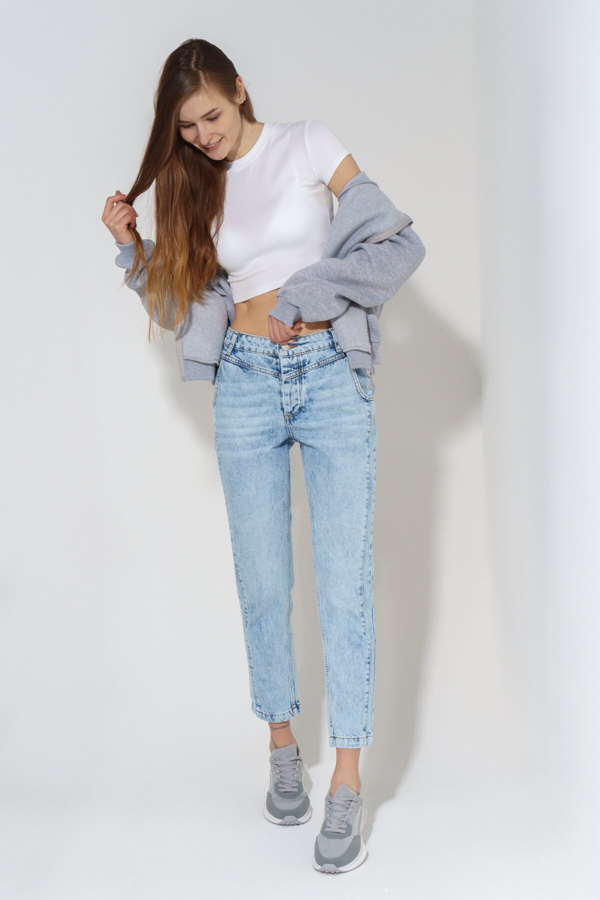 Купити Джинси Mom Fit жіночі Karol 23543 38 Блакитний (2000990360625D) Артикул: 2000990360625 Фото повноекранне №4