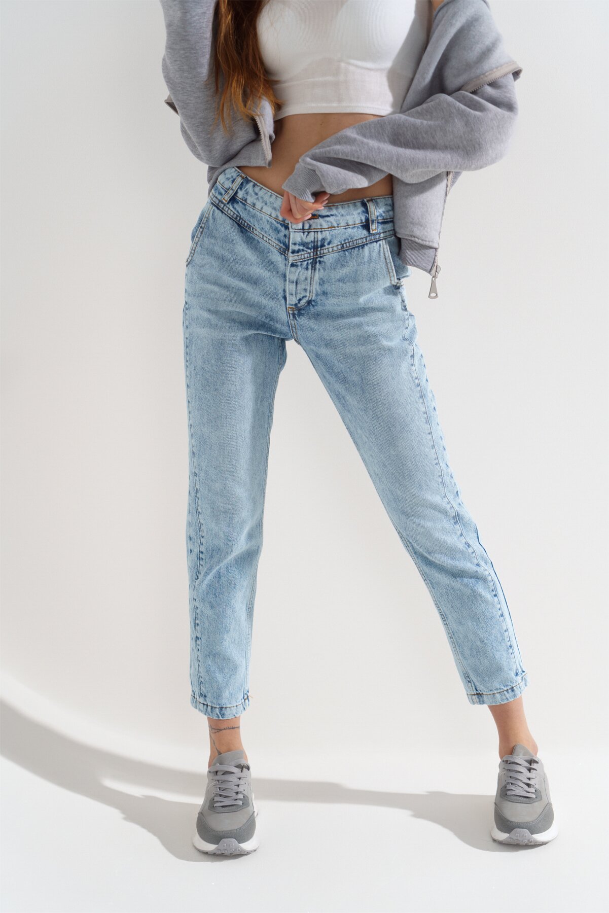 Купити Джинси Mom Fit жіночі Karol 23543 38 Блакитний (2000990360625D) Артикул: 2000990360625 Фото повноекранне №5