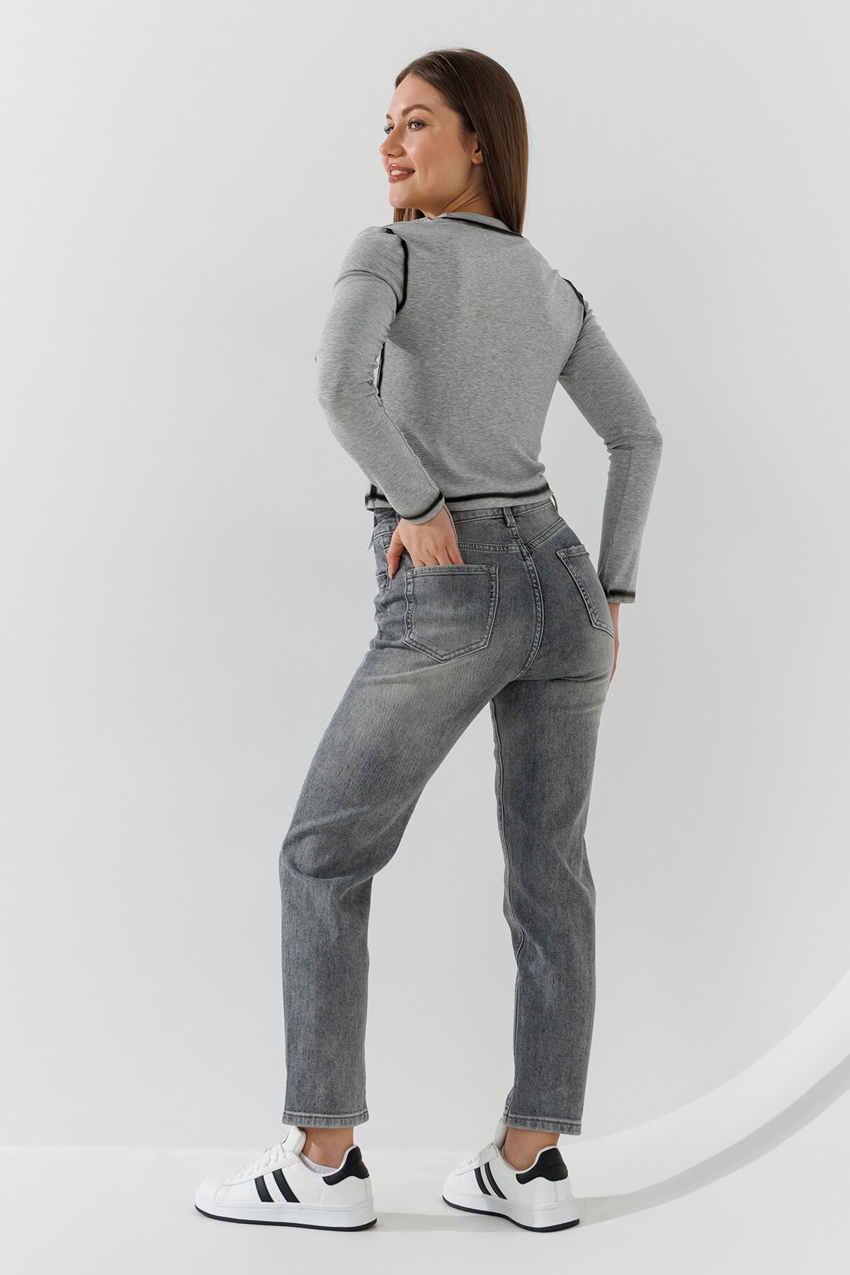 Джинси однотонні Mom Fit жіночі 6453 25 Сірий  Фото №4