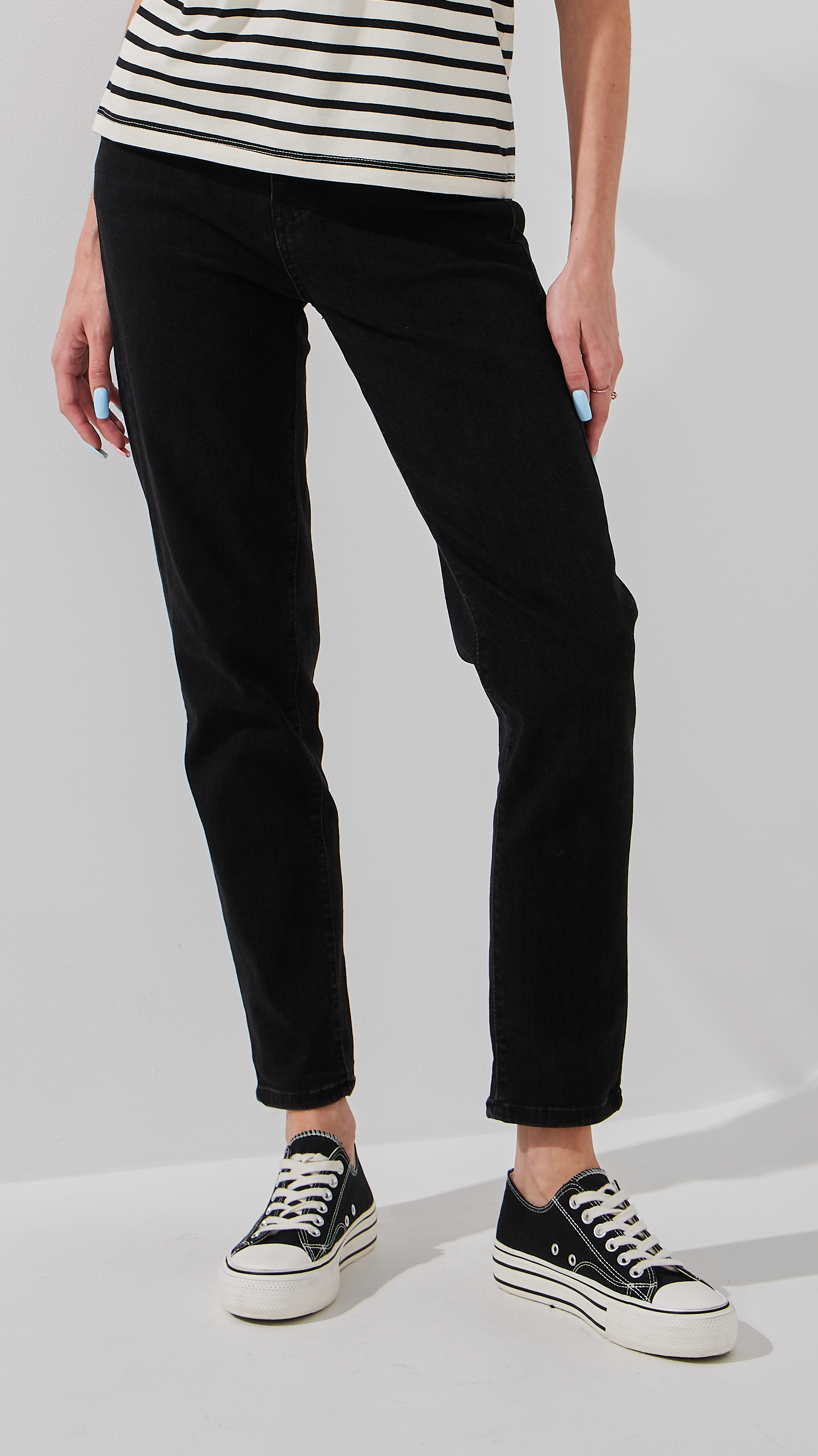 Купить Джинсы Mom Fit женские 3012 25 Черный Артикул: 2000999186622 Фото на весь экран №2