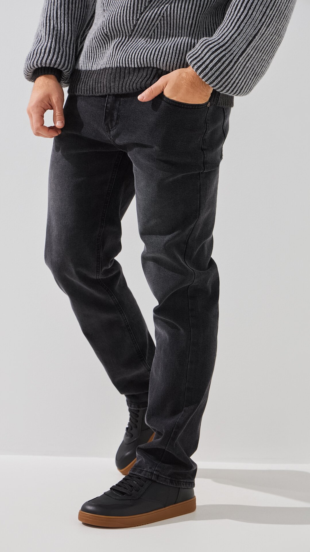 Купити Джинси Regular Fit чоловічі  HB400 28 Графітовий Артикул: 2000999193637 Фото повноекранне №4