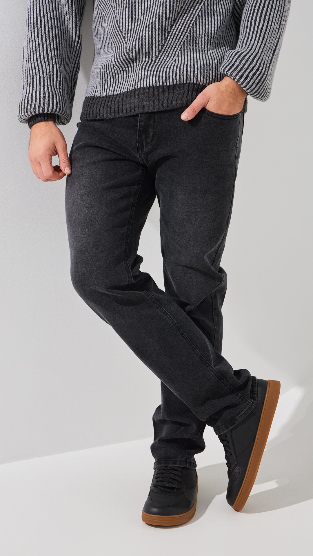 Купити Джинси Regular Fit чоловічі  HB400 28 Графітовий Артикул: 2000999193637 Фото повноекранне №1