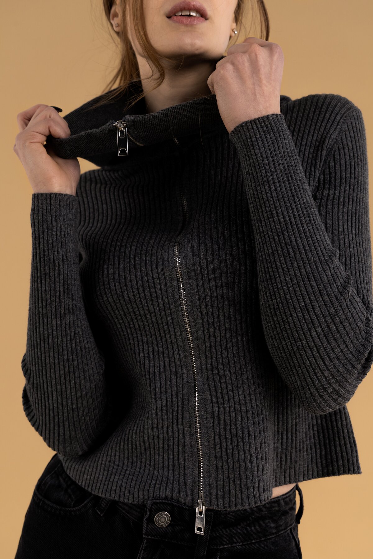 Кофта однотонная женская On me 2010 One Size Графитовый (2000990337528D)  Фото №1