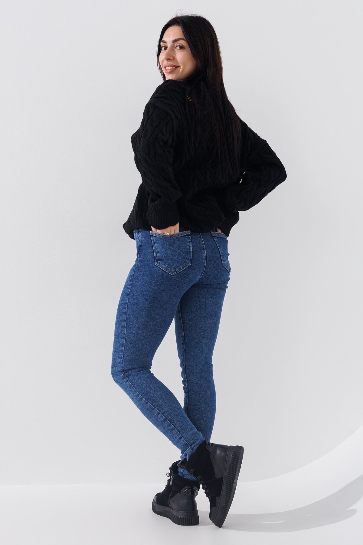 Пуловер однотонний жіночий Femme 2026 One Size Чорний (2000990221483W)  Фото №3
