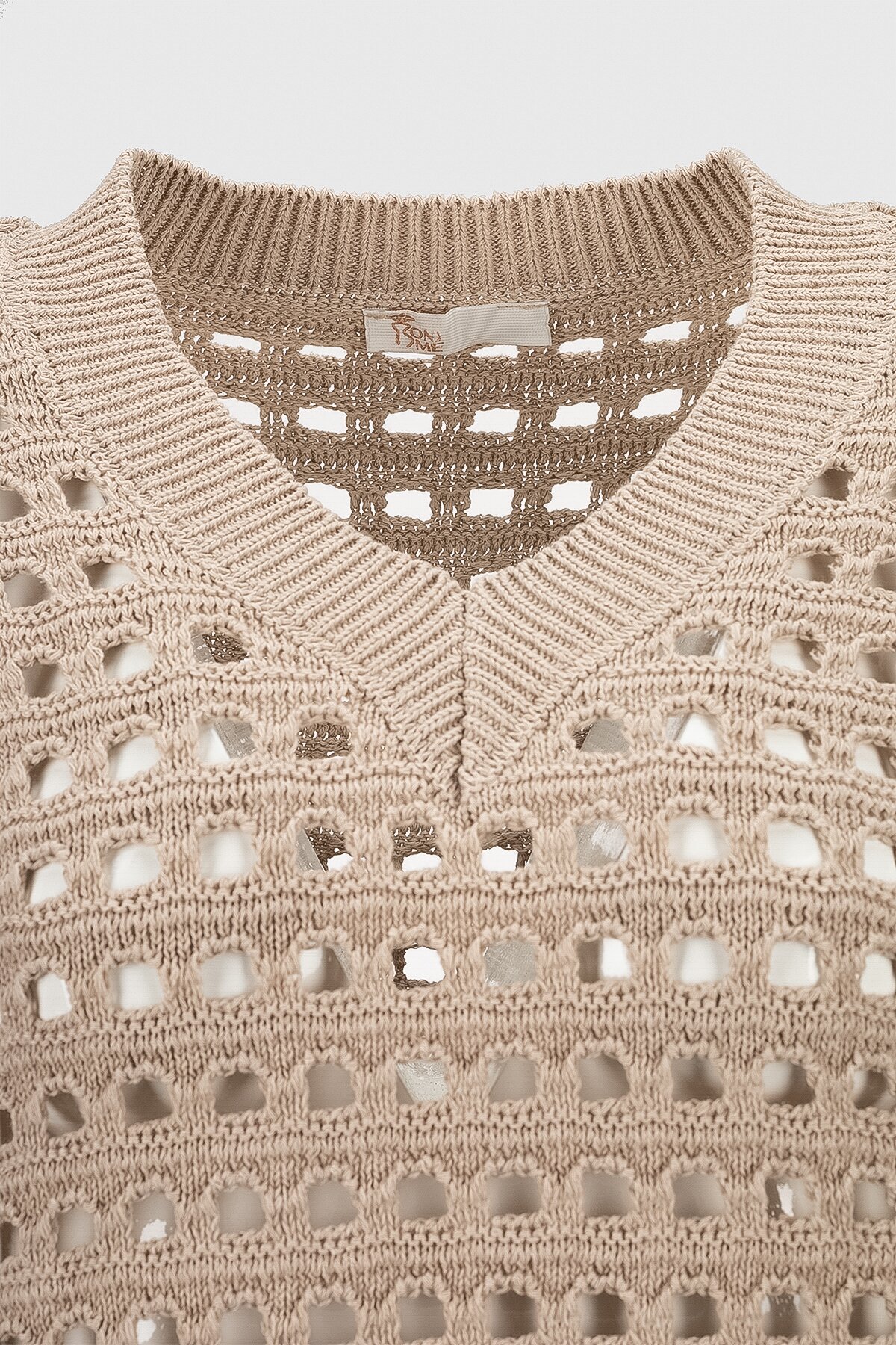 Пуловер однотонний жіночий Femme 1016 One Size Бежевий (2000989871156D)  Фото №7
