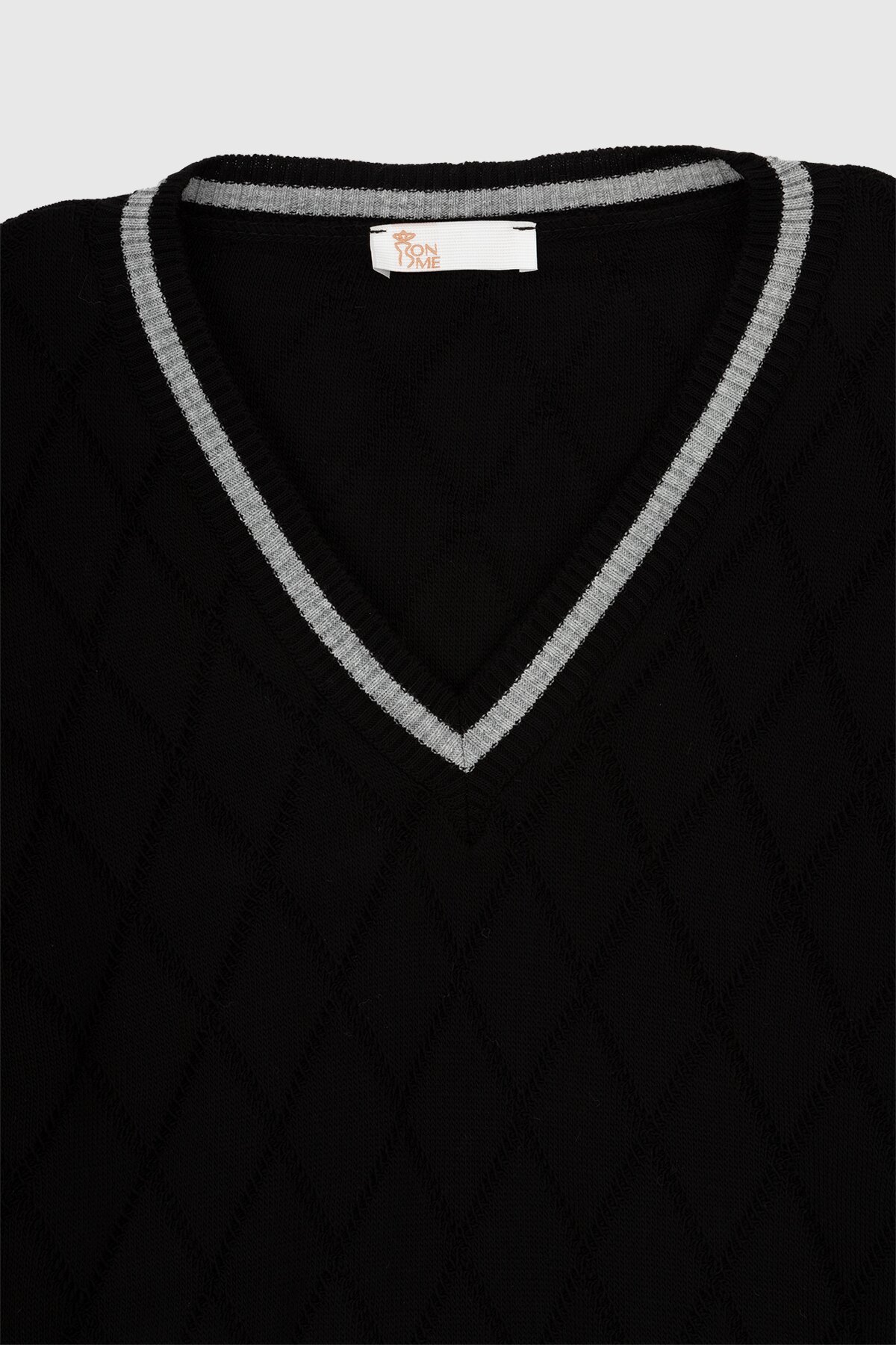 Пуловер однотонний жіночий Park karon 10339 One Size Чорний (2000989850885D)  Фото №9