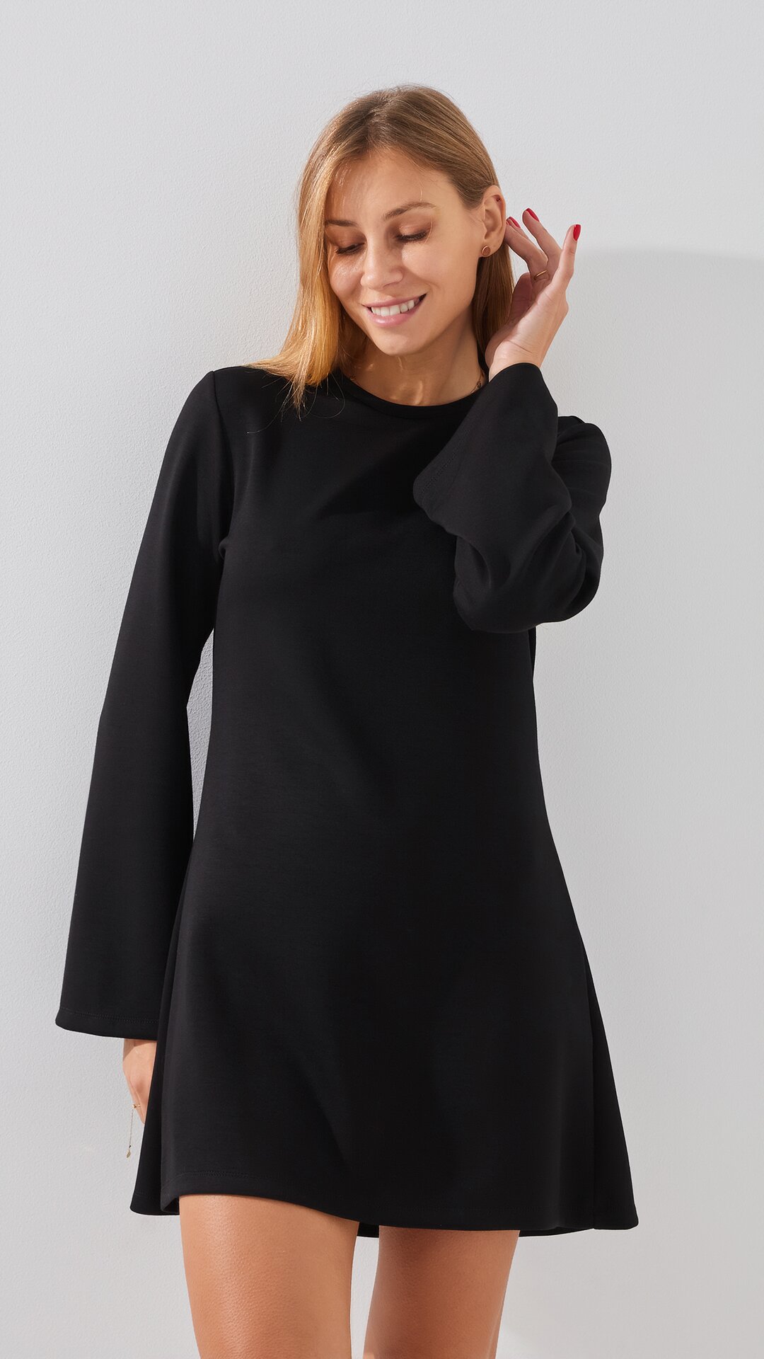 Купити Сукня однотонна жіноча LAWA WTC02417 XS Чорний Артикул: 2888000019097 Фото повноекранне №2
