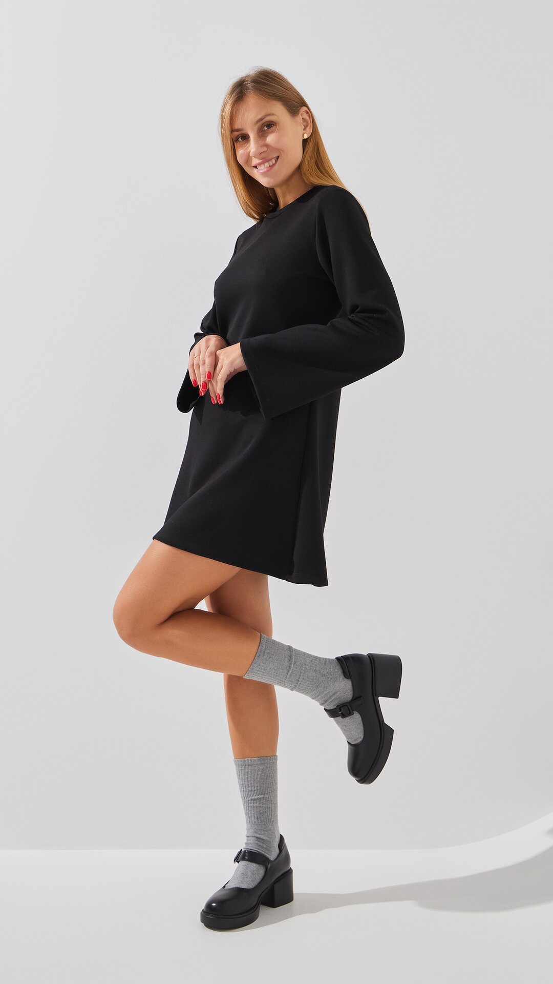 Купити Сукня однотонна жіноча LAWA WTC02417 XS Чорний Артикул: 2888000019097 Фото повноекранне №3