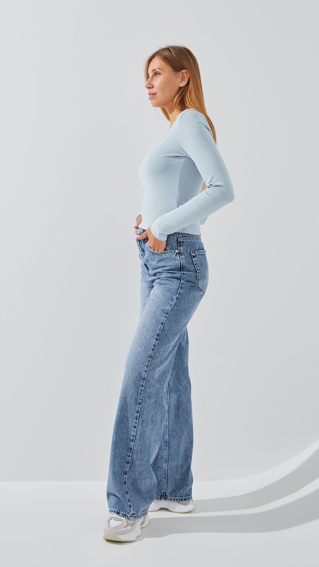 Купити Топ однотонний жіночий Bclothing 8854 M Блакитний Артикул: 2000999178641 Фото повноекранне №4